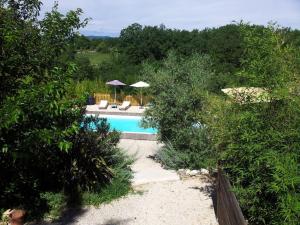 Maisons de vacances Clos du charme barjac Jules piscine partagee : photos des chambres