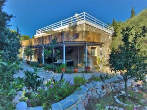 Eco Secluded hand built stone house in an oasis - 4hvězdičkové hotely ve městě Mastichari
