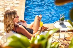 The Oriana Orange - Retro Hotel & Resort - Lidster