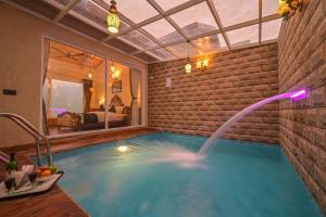 Jungle Lodge Resort & Spa