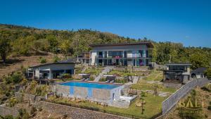 THE most luxury 5BR villa in Lovina! Stunning Outlook!