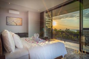 THE most luxury 5BR villa in Lovina! Stunning Outlook!