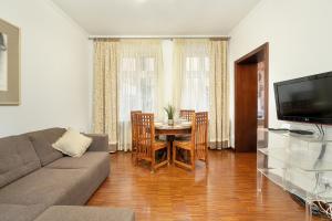 Sunny Apartments in the Heart of Poznań Old Town by Renters