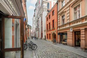 Sunny Apartments in the Heart of Poznań Old Town by Renters