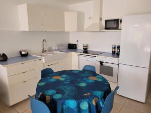 Spacieux rez de jardin vue sur port de plaisance