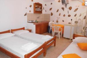 Studios Happiness Leros Greece