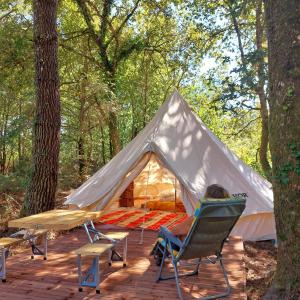 Tentes de luxe Grande Tente Tipi 4 personnes : photos des chambres