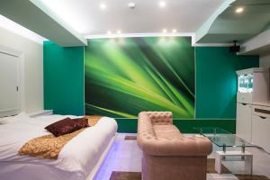 Hotel Bypass (Adult Only)