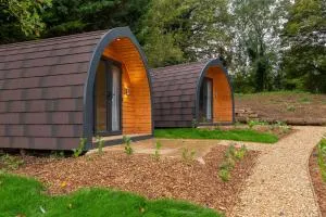 The Plough Inn Cabins - 查尔伯里