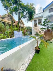 Refreshing Retreat: Tagaytay House with Pool