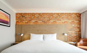 Superior Double Room - Non-Smoking room in Clarion Cedar Court Huddersfield Hotel