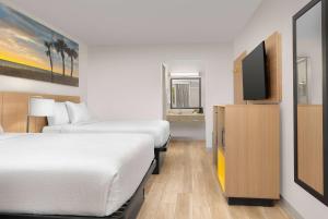 Days Inn by Wyndham Lake City I-75