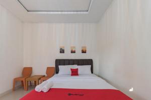 RedDoorz near Ciletuh Sukabumi