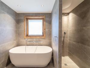 Chalets Chalet familial avec SPA et sauna a Courchevel, proche de la telecabine et des commodites. - FR-1-568-36 : photos des chambres