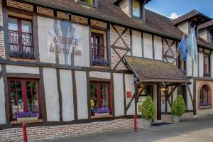 Hotels Auberge Du Cheval Blanc - Les Collectionneurs : photos des chambres