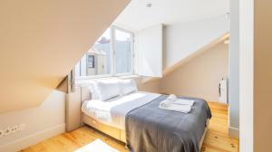 Barros Lima 493 by LovelyStay