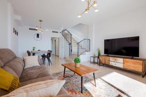 Modern cozy and peaceful holiday oasis