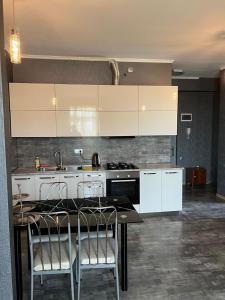 Bright and Cozy apartment in Didi Dighomi