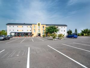 B&B HOTEL Cholet Nord