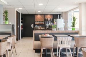 Hotels B&B HOTEL Cholet Nord : photos des chambres