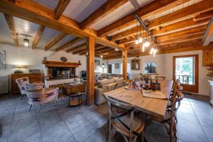 Chalets La Graviere : photos des chambres