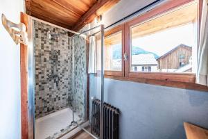 Chalets La Graviere : photos des chambres