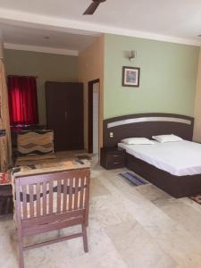 MADHUR RESIDENCY