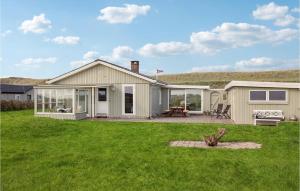 Nice Home In Ulfborg With Wifi