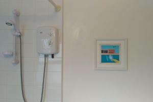 Spacious 2 bed maisonette near town, that sleeps 6