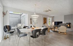 4 Bedroom Cozy Home In Skjern