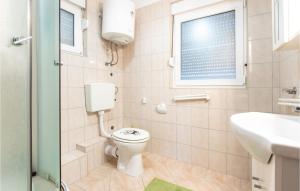 Lovely Apartment In Vir With Kitchen