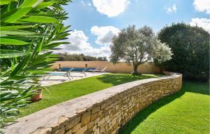 Maisons de vacances Beautiful Home In Valreas : photos des chambres