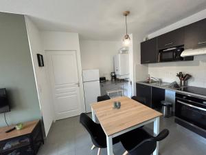 Appartements Appartement meuble T3 Beziers : photos des chambres