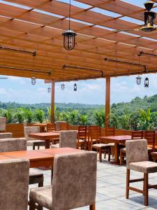 Beeza Clubhouse
