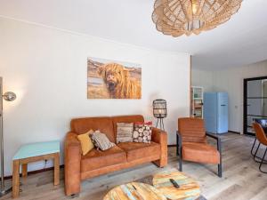 Cozy holiday home in Den Burg with hot tub