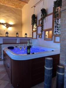 Relax nella jacuzzi in Toscana