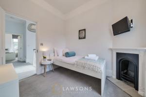 Lodge Living by Lawsons with Parking