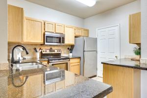Walk to Papago Park Central Phoenix Condo