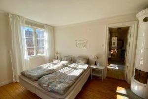 Spacious house near water and nature