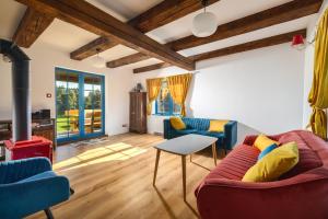 Kaszuby, dom kaszubski nad jeziorem Danielowa Dolina