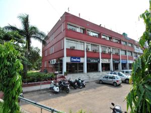 Hotel Solitaire Chandigarh - 10 Mins from Railway Station