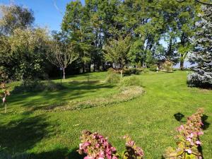 Maisons de vacances Maisonnette a la campagne avec un grand jardin : photos des chambres