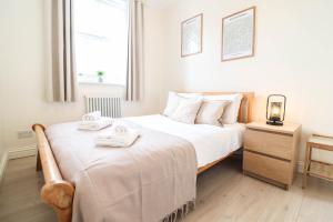 Right by Oval station 2-Bed Flat ! FREE WIFI!