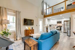 West Atlanta Craftsman Studio with Front Yard!