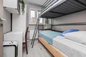 Family Apartment with Balcony in Gdynia by Noclegi Renters