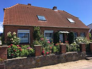 Strandwind holiday home with winter garden on the Baltic Sea