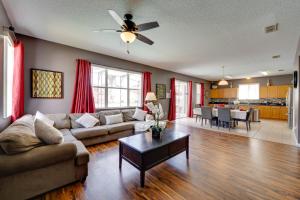 8 Mi to Disney Home with Game Room in Davenport