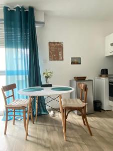 Appartements Studio Moderne Tout equipe Wifi - Parking gratuit - Proche de la Nature : photos des chambres