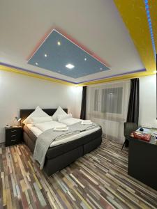 Modern Apartments Neuburg P - TOP - 2 Zimmer, Komfort, Balkon, Wi-Fi, Smart TV, Große Dusche, Küche