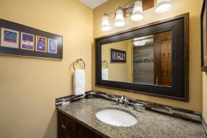 Bear Claw 408 - Ski-in Ski-out Condo!